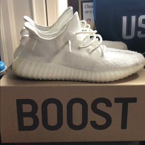 YEEZY BOOST 350 V2 Cream/Triple white